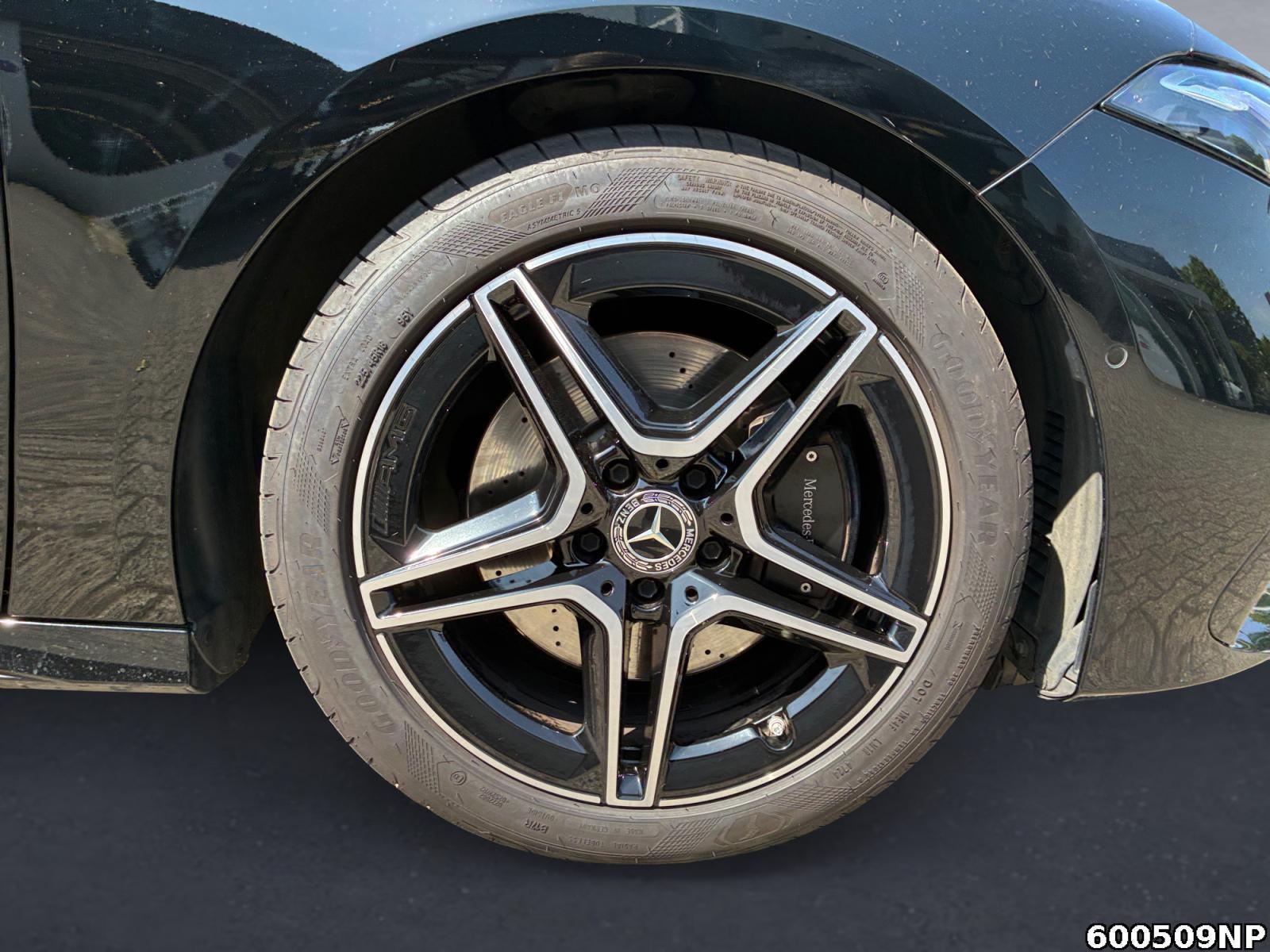Fahrzeugabbildung Mercedes-Benz A 220 4M AMG