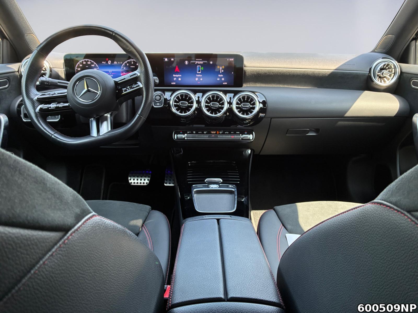Fahrzeugabbildung Mercedes-Benz A 220 4M AMG