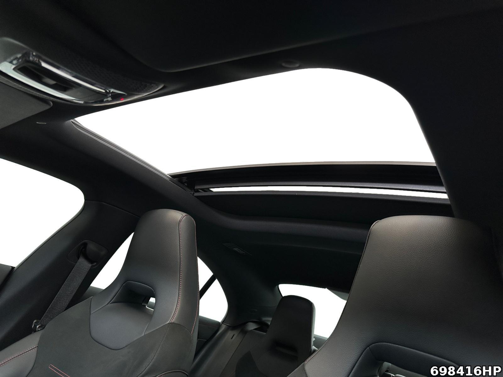 Fahrzeugabbildung Mercedes-Benz CLA 180 Coupé AMG Panorama LED KeylessGO 18 Zol