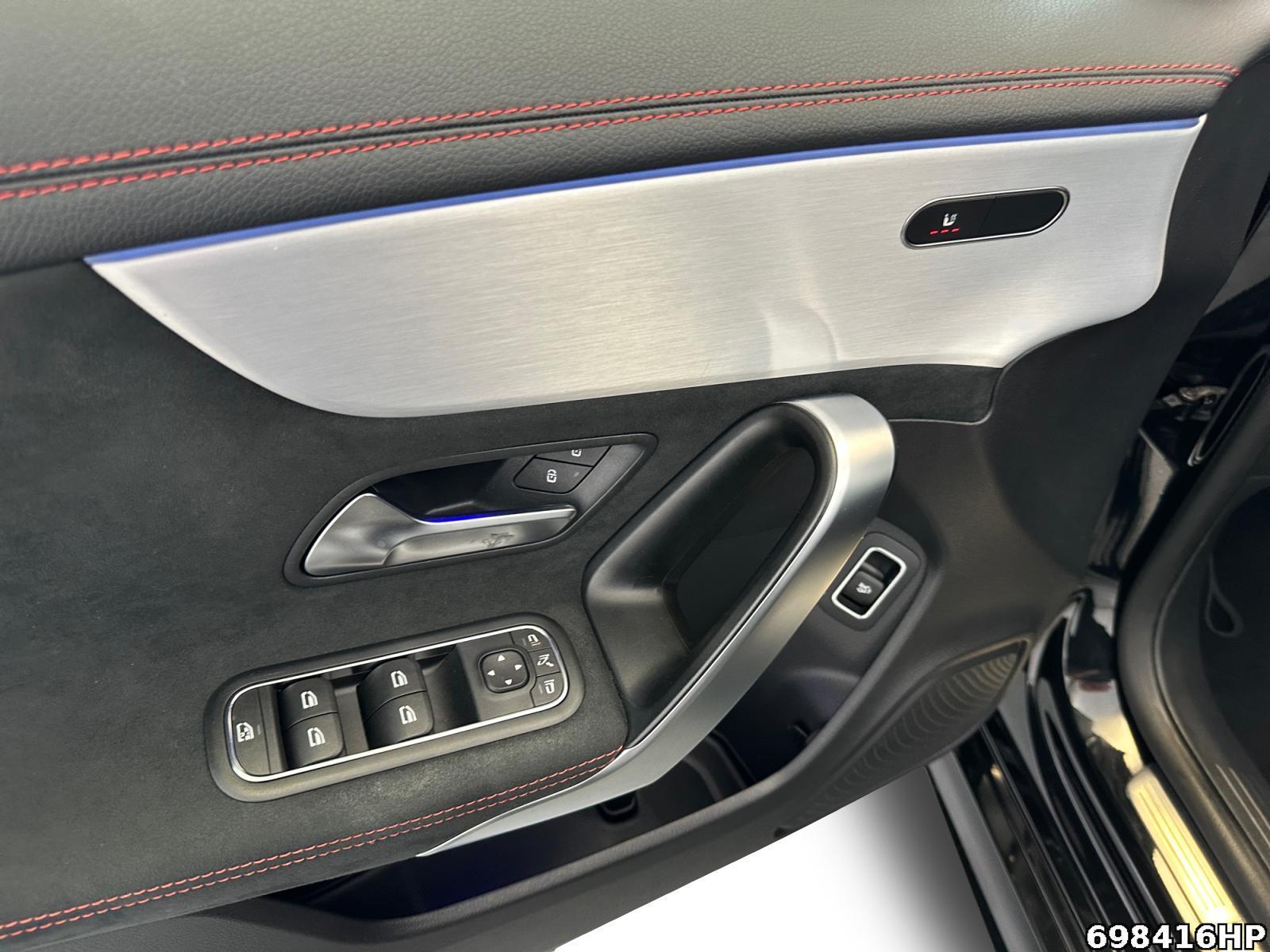 Fahrzeugabbildung Mercedes-Benz CLA 180 Coupé AMG Panorama LED KeylessGO 18 Zol