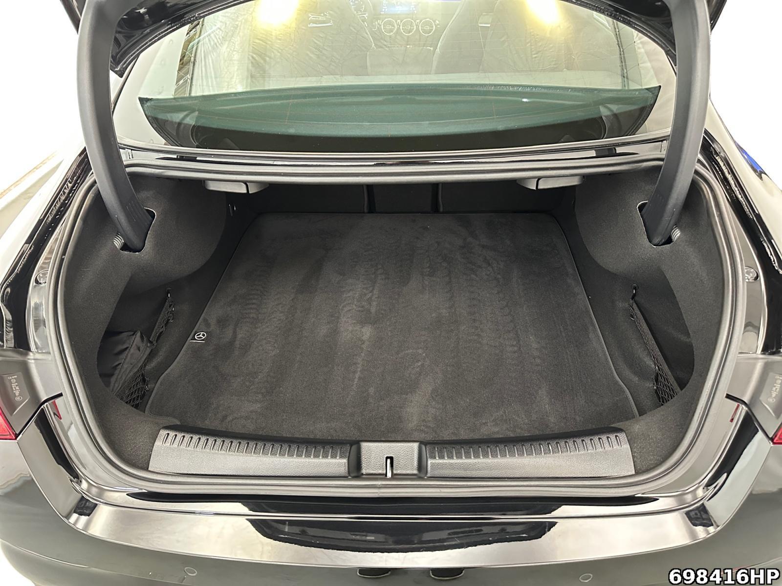 Fahrzeugabbildung Mercedes-Benz CLA 180 Coupé AMG Panorama LED KeylessGO 18 Zol