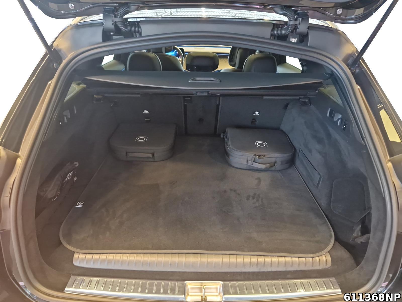 Fahrzeugabbildung Mercedes-Benz E 300 e T AMG AHK Pano 19