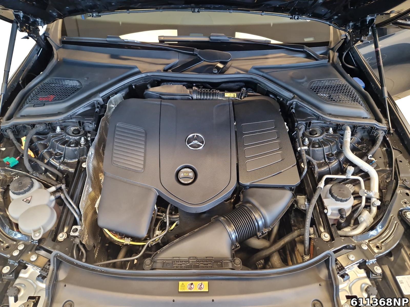 Fahrzeugabbildung Mercedes-Benz E 300 e T AMG AHK Pano 19