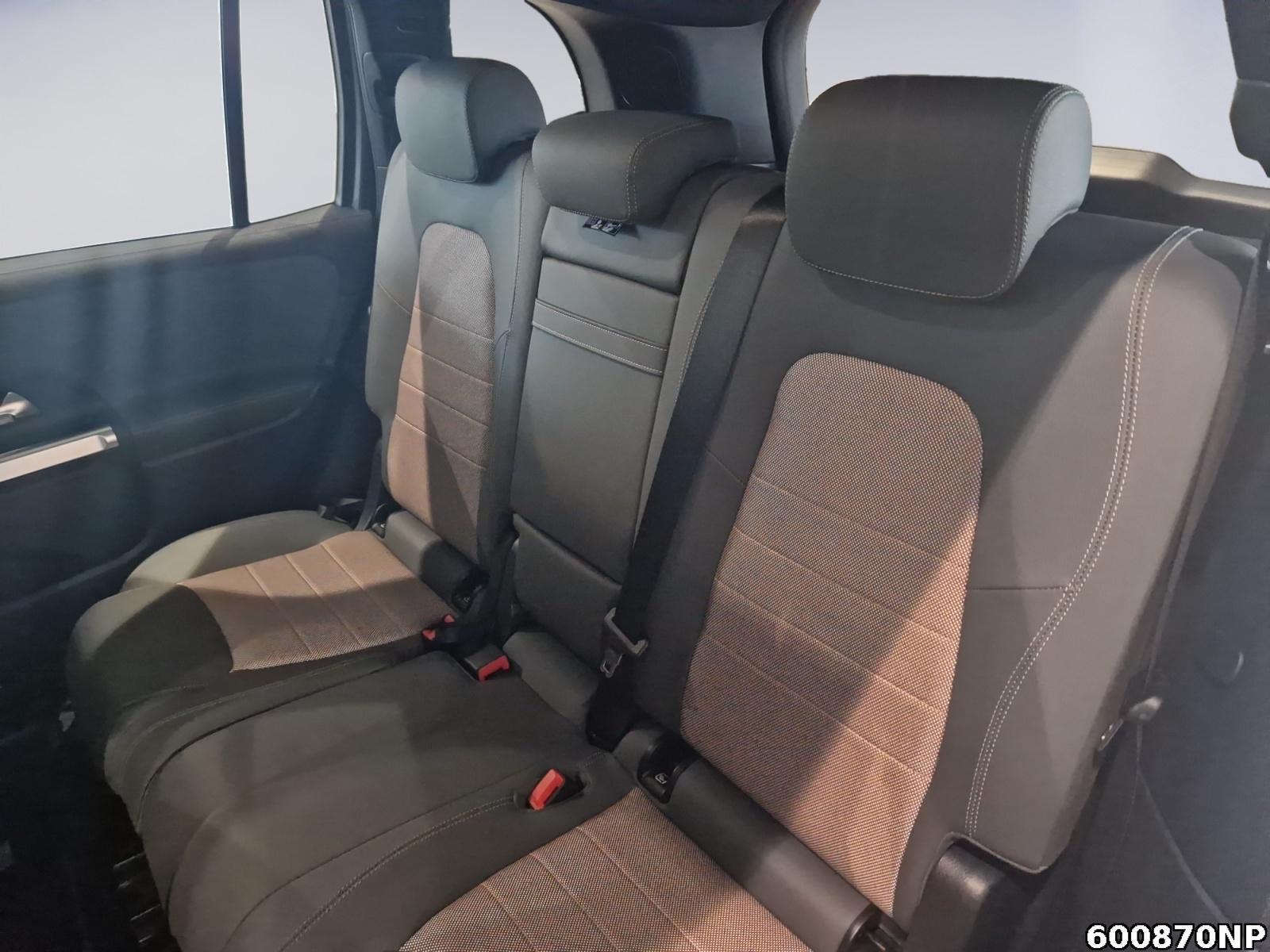 Fahrzeugabbildung Mercedes-Benz EQB 4M Electric Art Pano AHK DISTRONIC LED