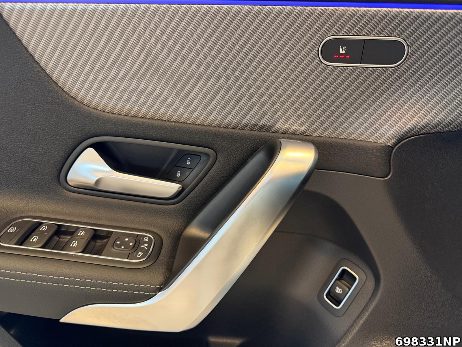 Fahrzeugabbildung Mercedes-Benz A 200 Limousine AHK+MULTIBEAM+PANO+NIGHTPAKET+