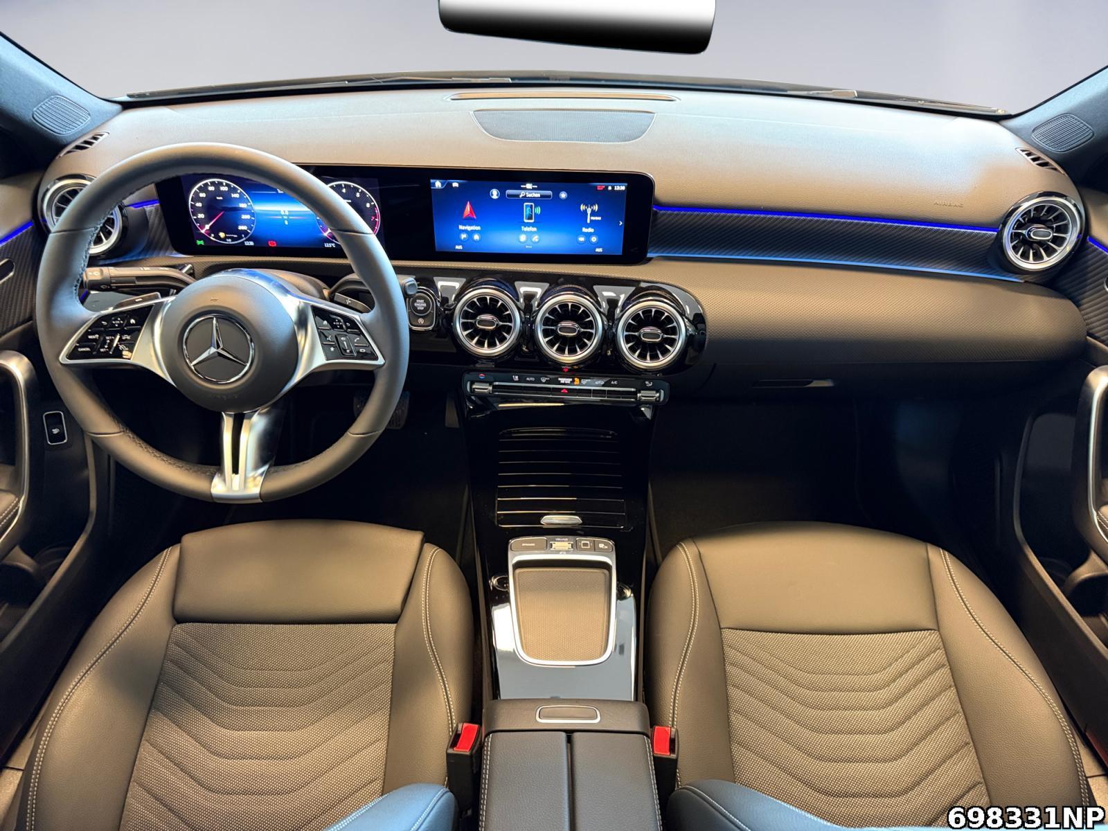Fahrzeugabbildung Mercedes-Benz A 200 Limousine AHK+MULTIBEAM+PANO+NIGHTPAKET+