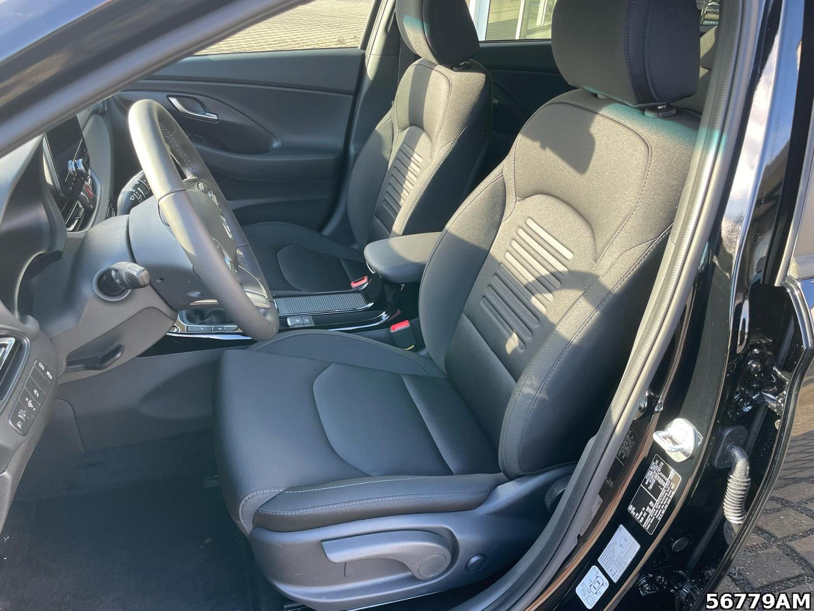 Fahrzeugabbildung Hyundai i30 Kombi ADVANTAGE