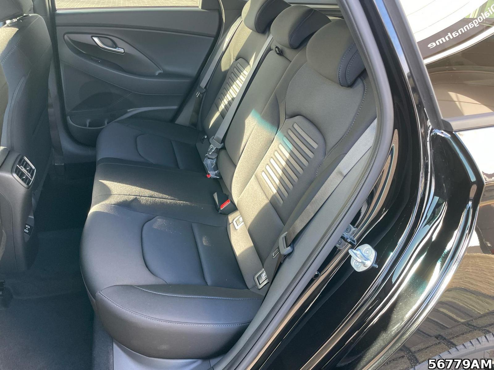 Fahrzeugabbildung Hyundai i30 Kombi ADVANTAGE