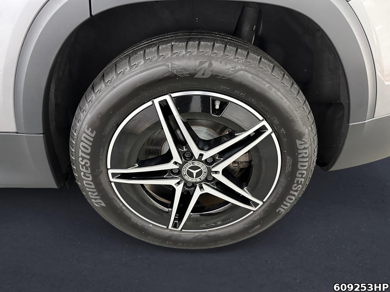 Fahrzeugabbildung Mercedes-Benz EQB 4M AMG Keyless Kamera Ambiente Easypack