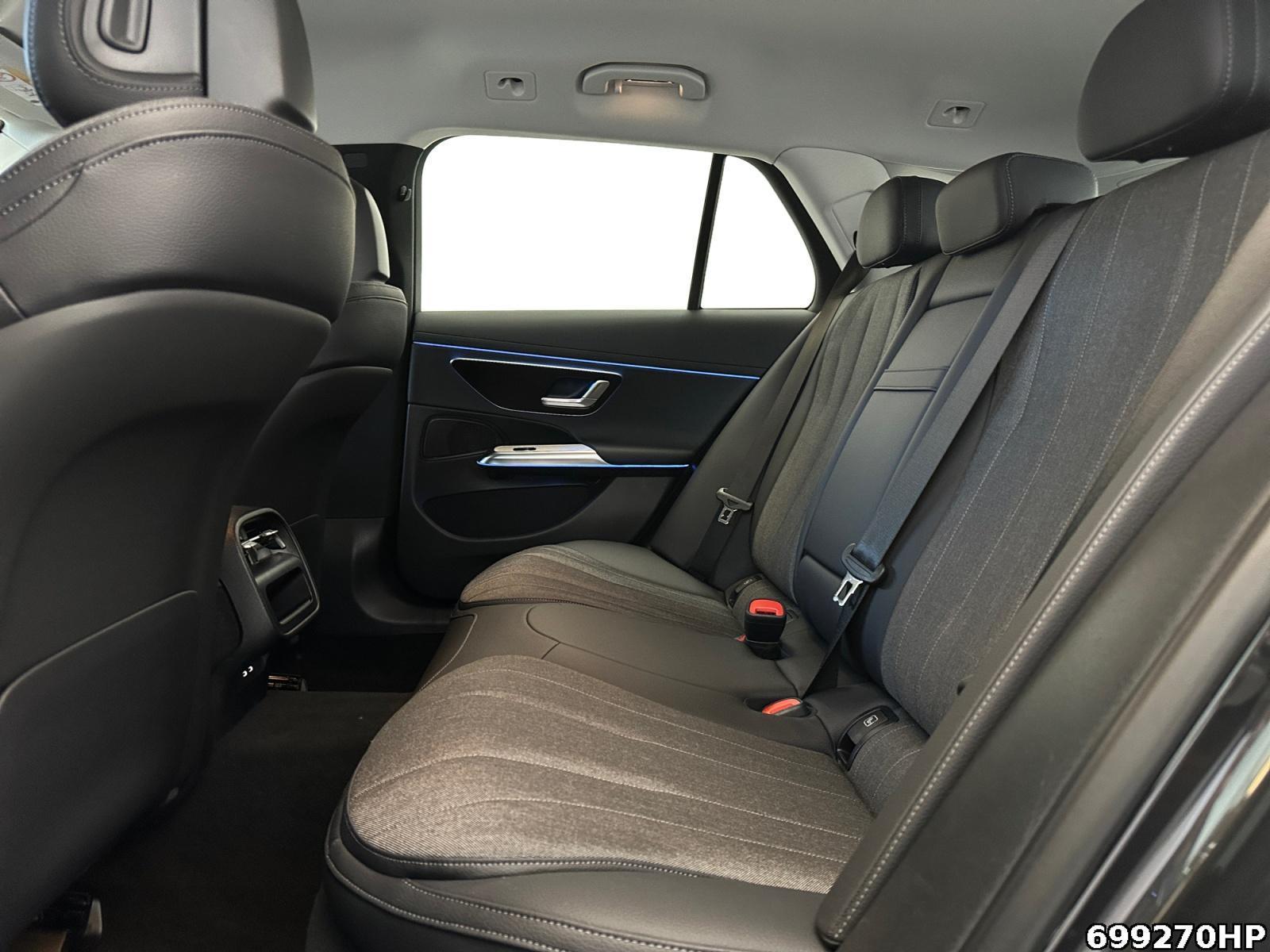 Fahrzeugabbildung Mercedes-Benz E 220 d T Avantgarde AHK 19
