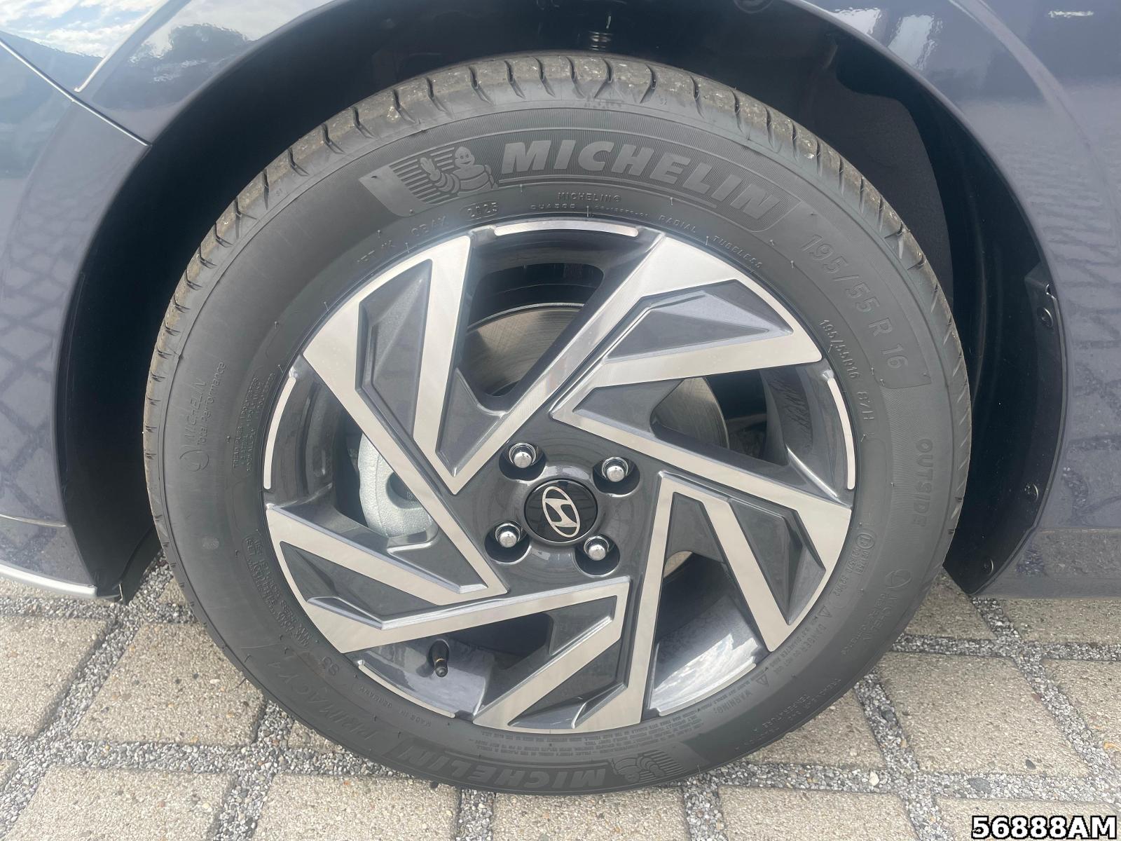 Fahrzeugabbildung Hyundai i20 Trend Automatik