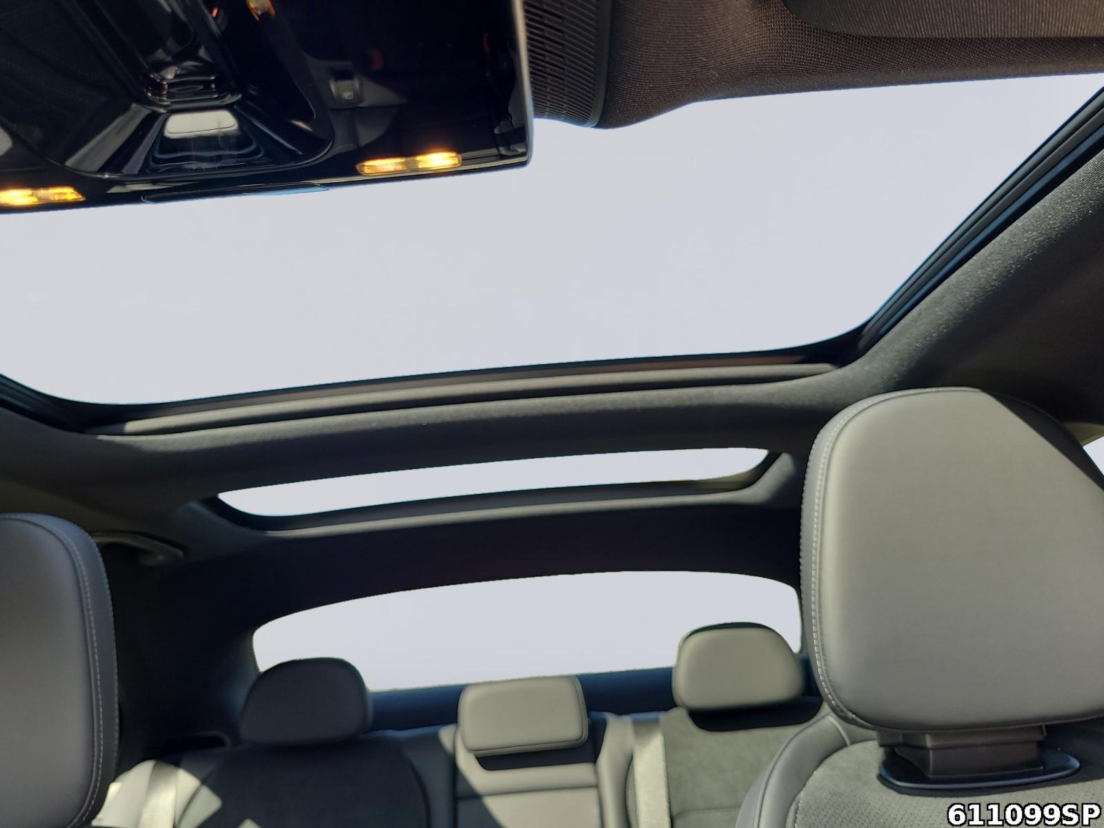 Fahrzeugabbildung Mercedes-Benz E 300 e AMG Pano Night Digital-Light Distronic