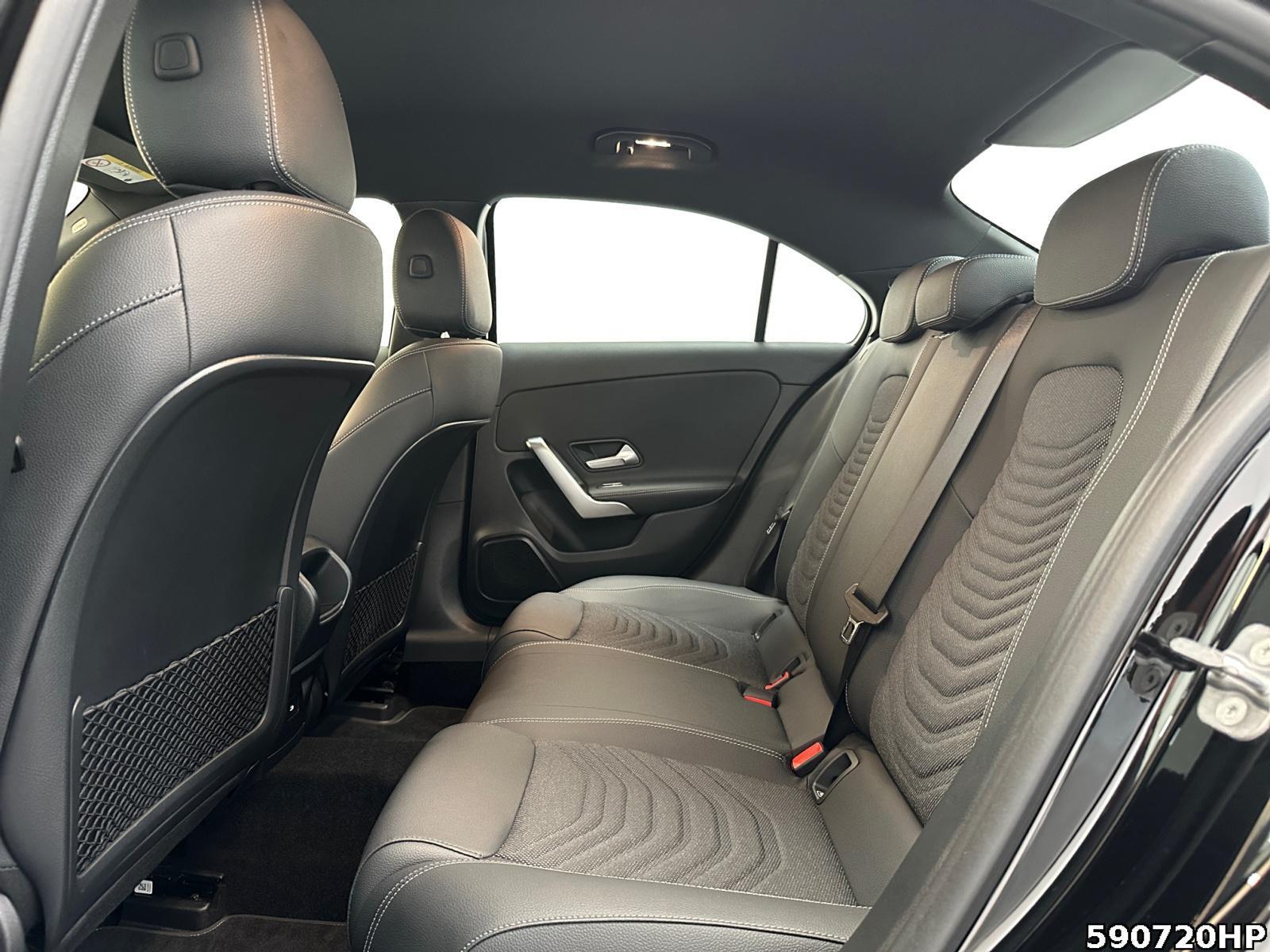 Fahrzeugabbildung Mercedes-Benz A 250 Progressive Distr Rückfahrkamer Sitzhzg