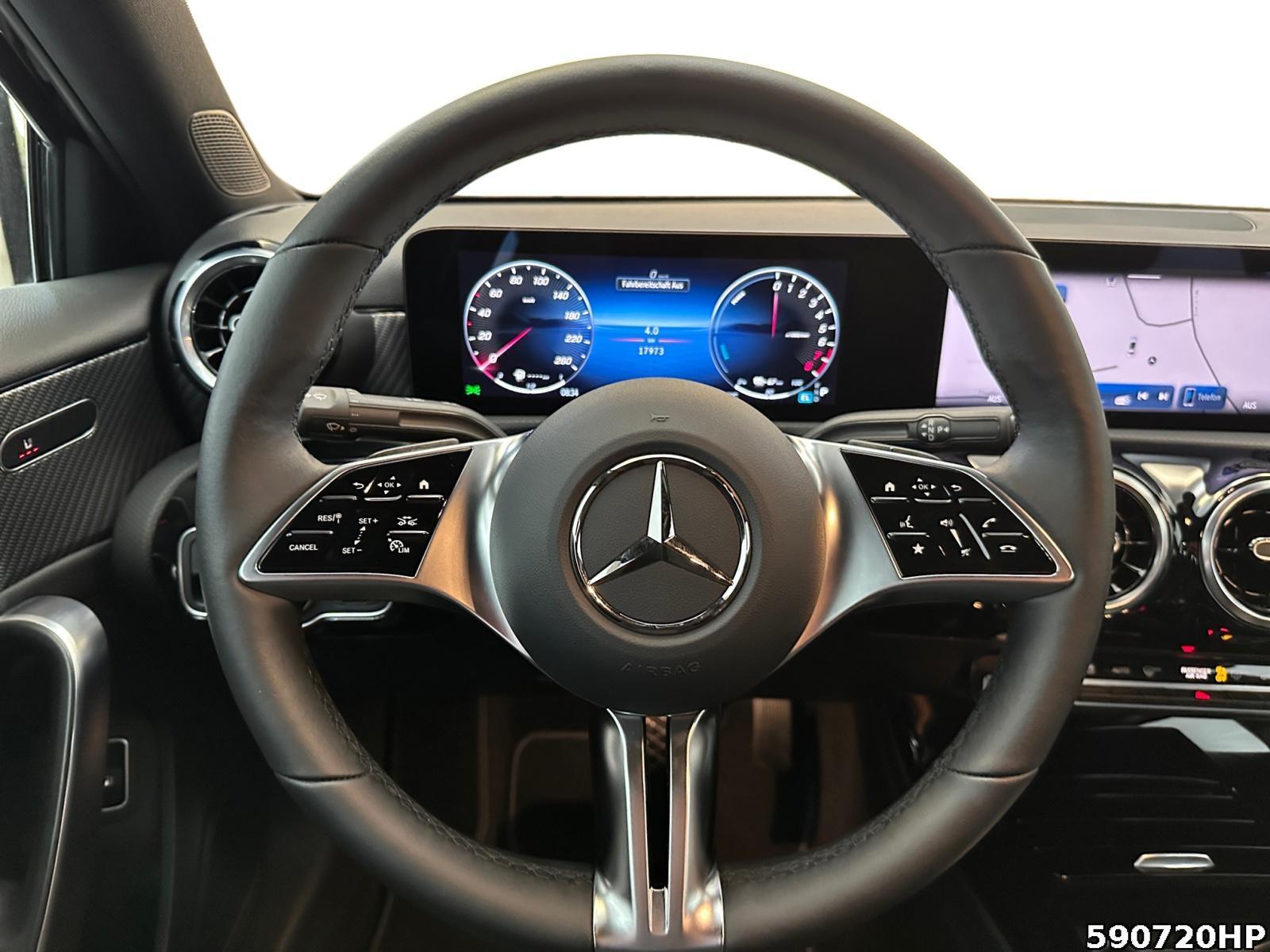 Fahrzeugabbildung Mercedes-Benz A 250 Progressive Distr Rückfahrkamer Sitzhzg