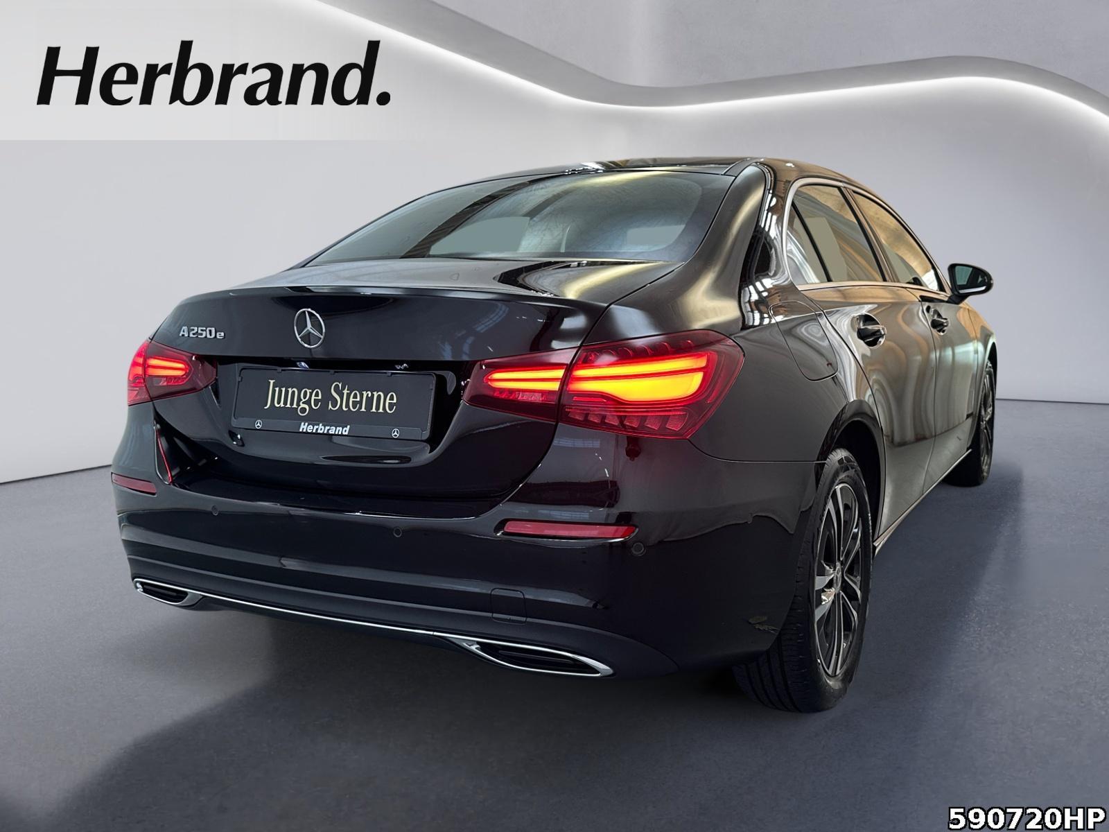 Fahrzeugabbildung Mercedes-Benz A 250 Progressive Distr Rückfahrkamer Sitzhzg