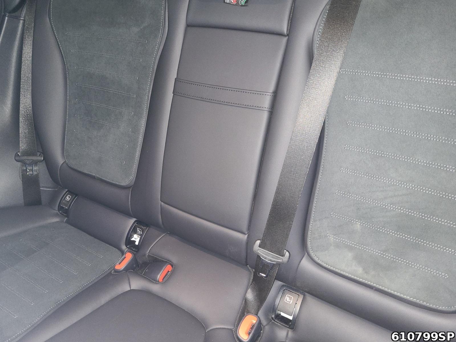 Fahrzeugabbildung Mercedes-Benz GLC 300 de 4M Coupe AMG NIGHT AHK PANO MEMORY