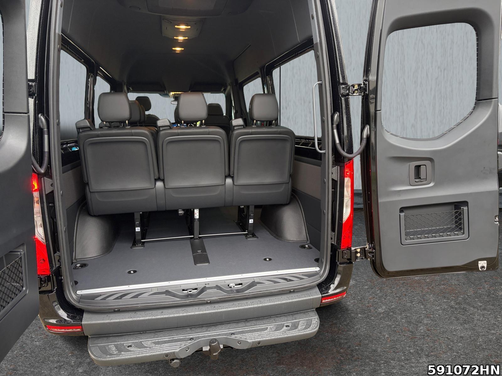 Fahrzeugabbildung Mercedes-Benz Sprinter 319 Tourer SELECT *2xKLIMA*LED*AHK*UVM*