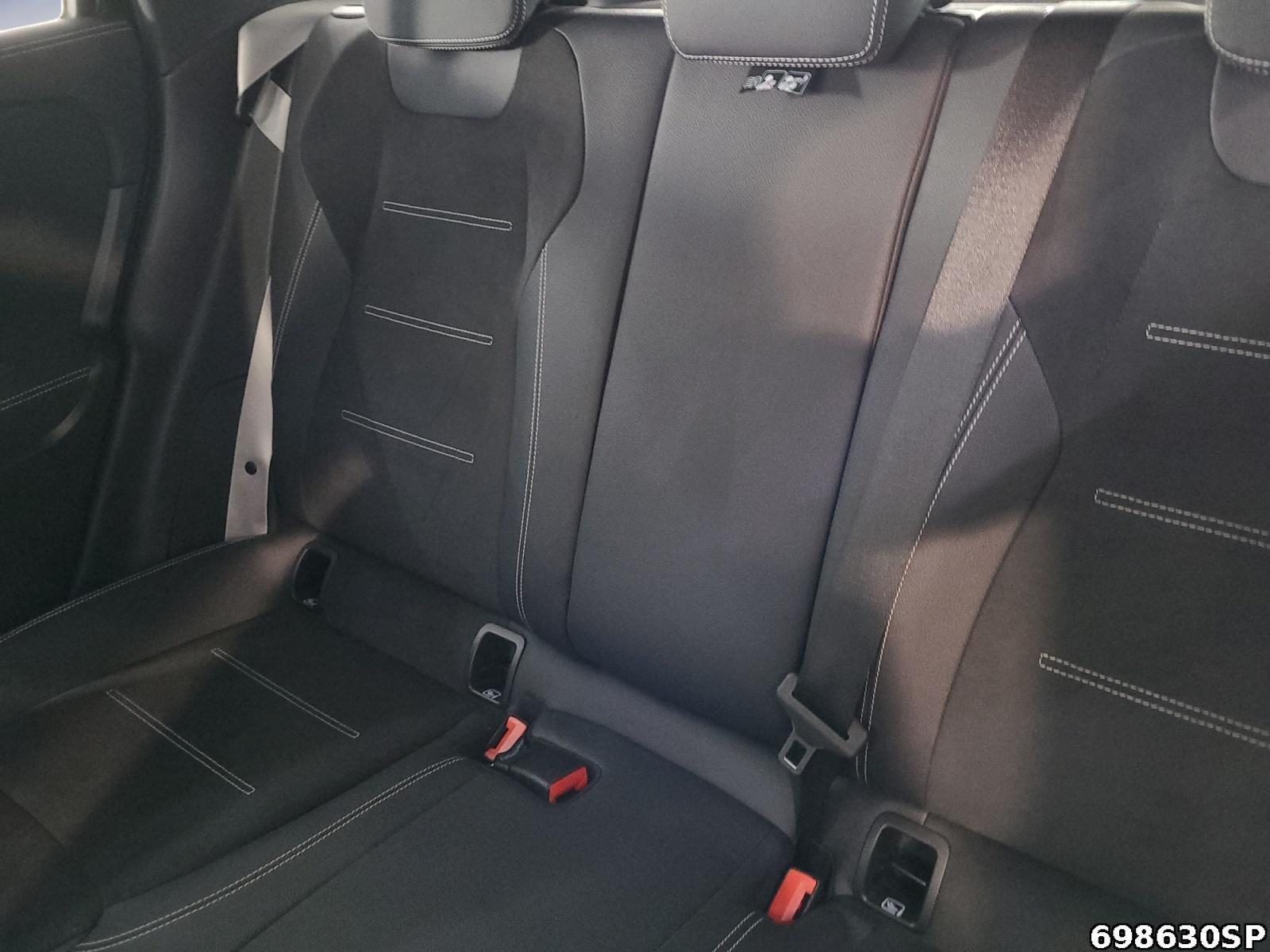 Fahrzeugabbildung Mercedes-Benz GLA 200 d AMG AHK Night 19