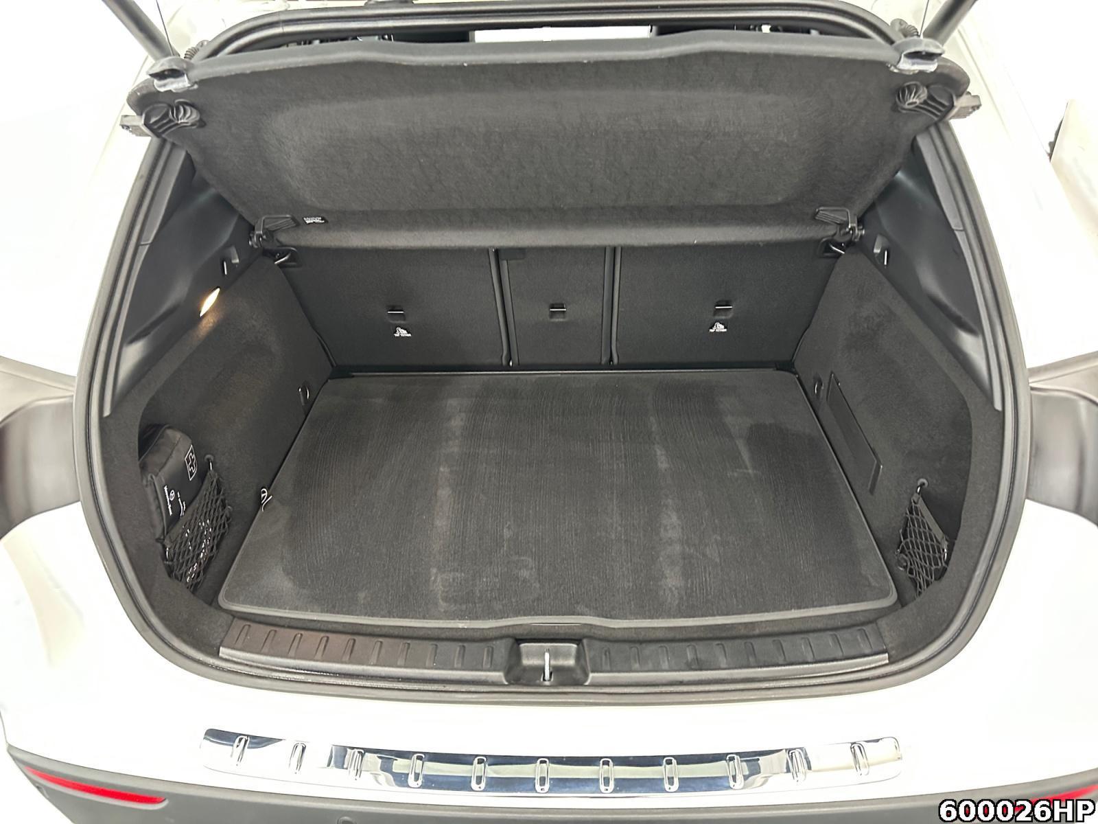 Fahrzeugabbildung Mercedes-Benz GLA 200 Progressive Night AHK Distronic Kamera