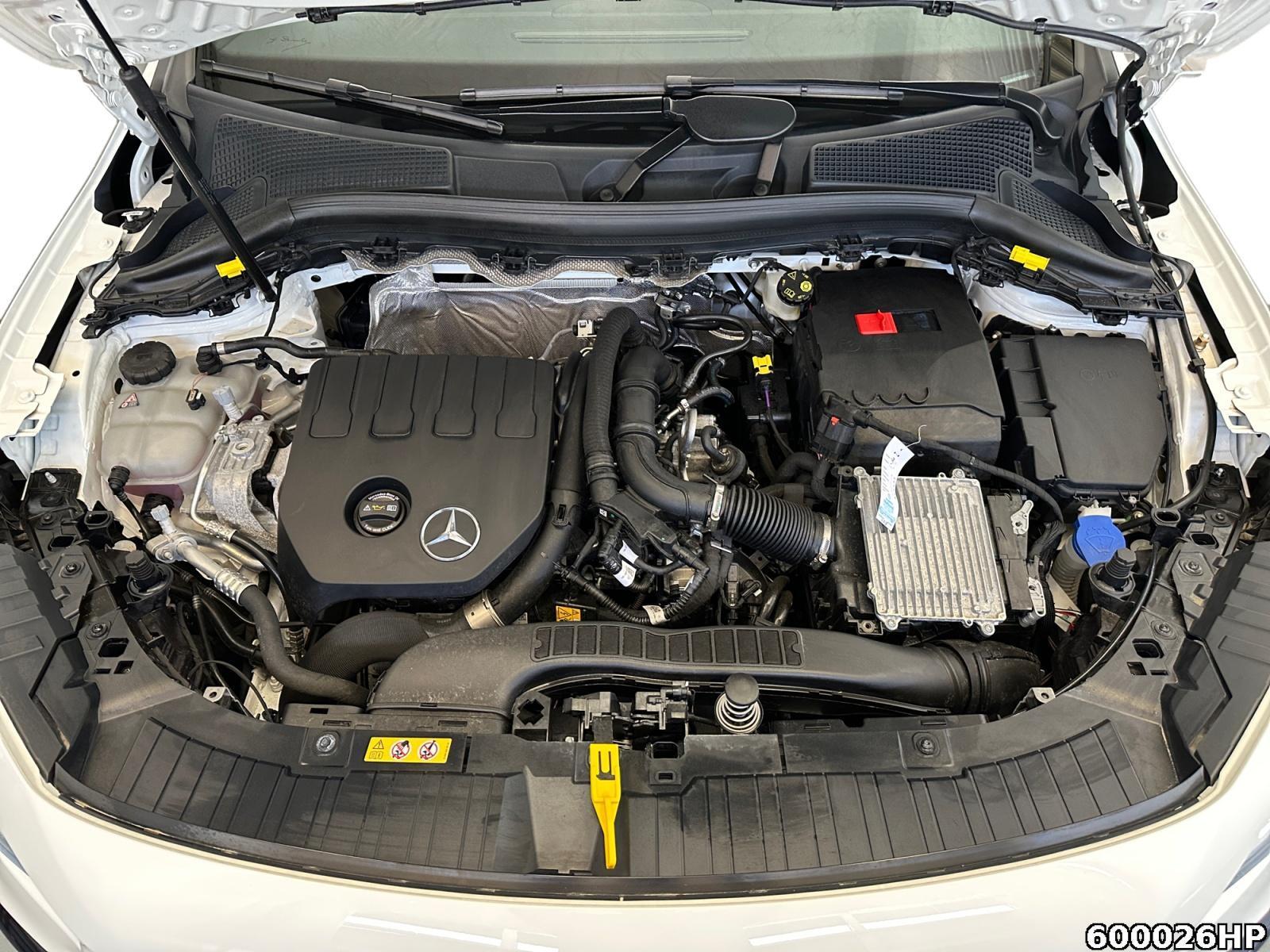 Fahrzeugabbildung Mercedes-Benz GLA 200 Progressive Night AHK Distronic Kamera