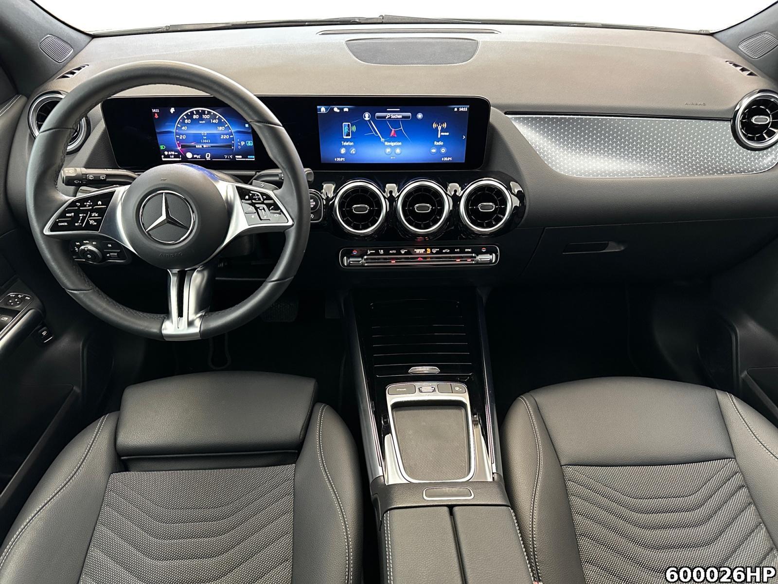 Fahrzeugabbildung Mercedes-Benz GLA 200 Progressive Night AHK Distronic Kamera