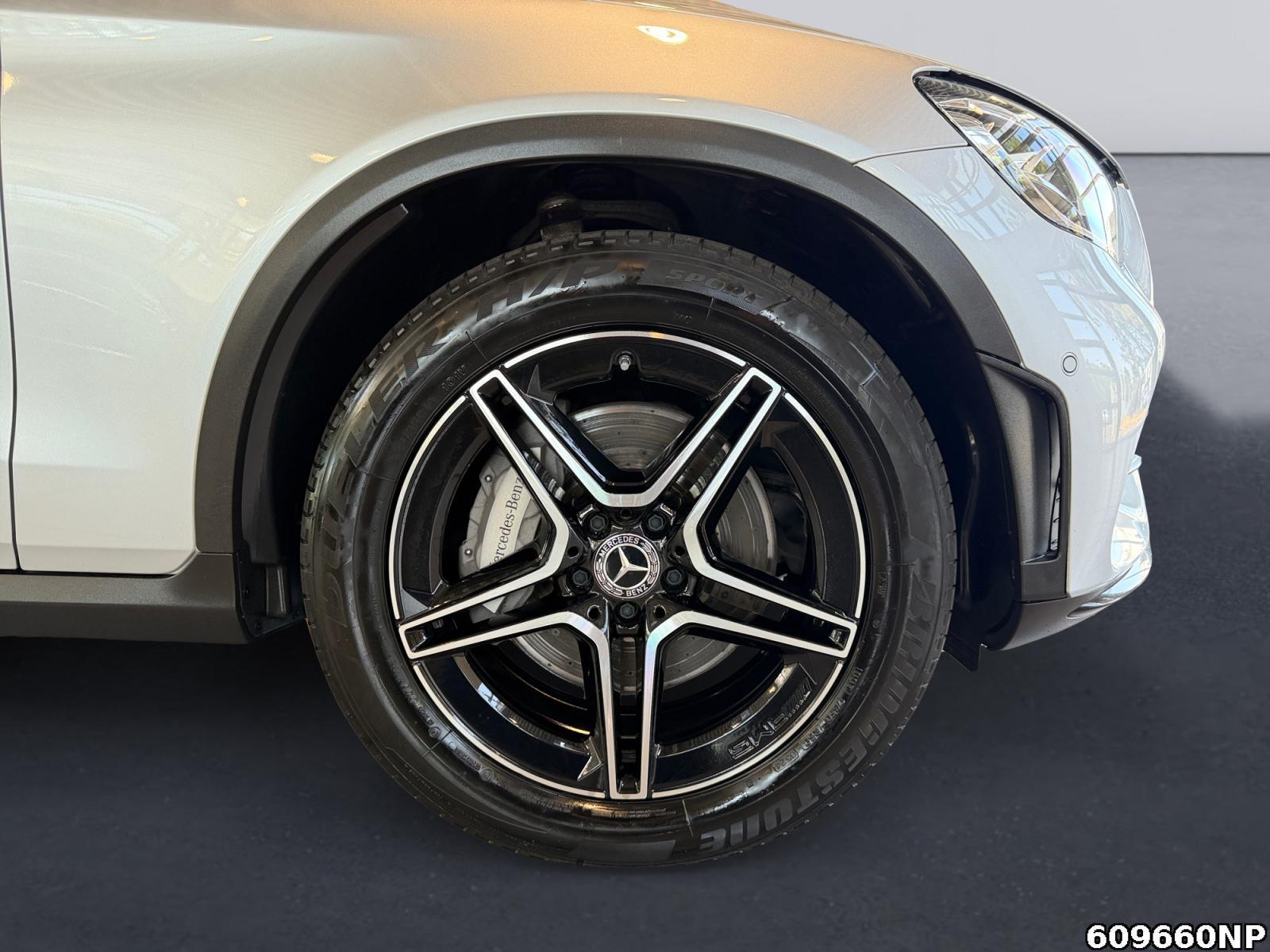 Fahrzeugabbildung Mercedes-Benz GLC 220 d 4M AMG Night Kamera LED Ambiente Carpl