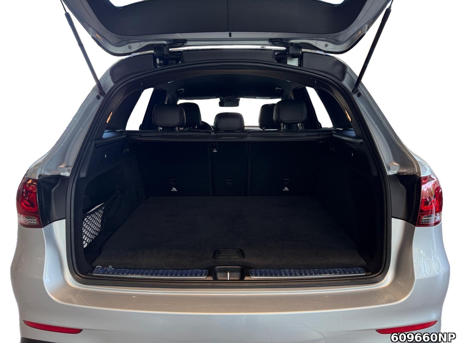 Fahrzeugabbildung Mercedes-Benz GLC 220 d 4M AMG Night Kamera LED Ambiente Carpl
