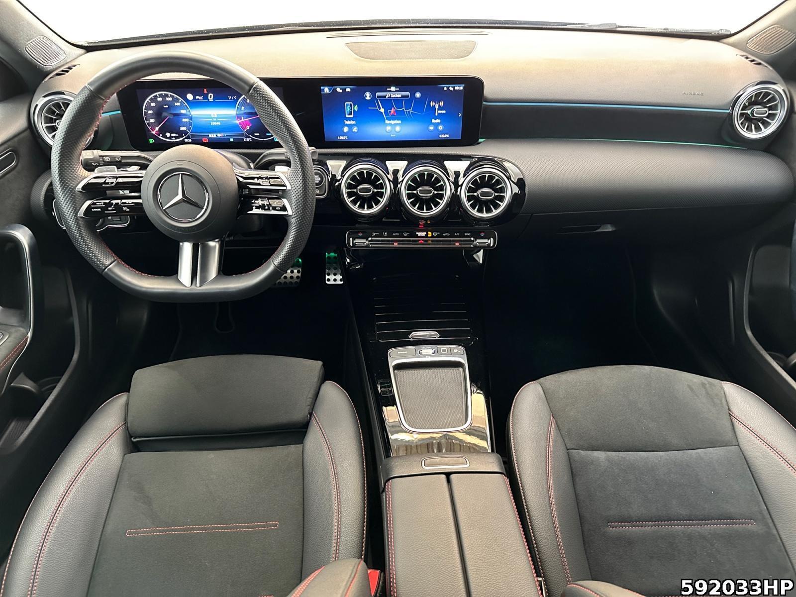 Fahrzeugabbildung Mercedes-Benz A 200 AMG DISTRONIC AHK KEYLESS Ambiente Kamera