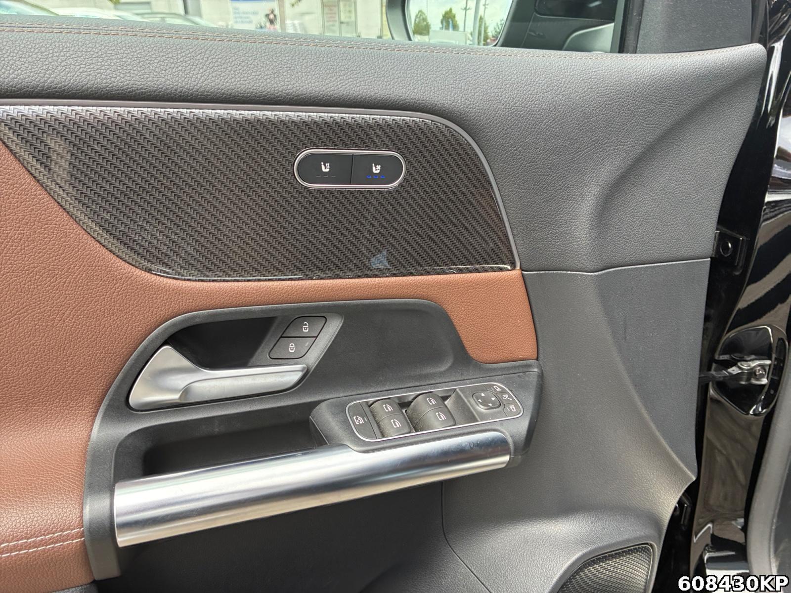 Fahrzeugabbildung Mercedes-Benz GLA 200 AMG AHK Distronic Multibeam 360° Head-up