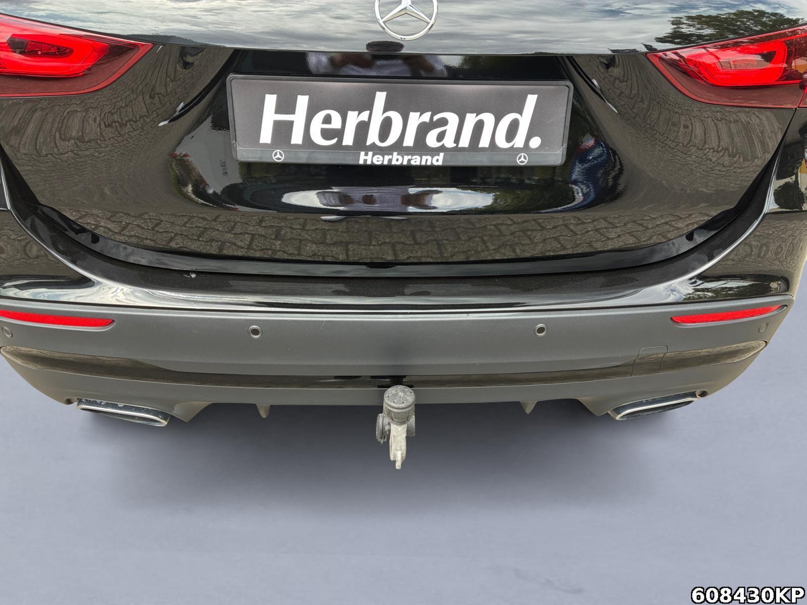 Fahrzeugabbildung Mercedes-Benz GLA 200 AMG AHK Distronic Multibeam 360° Head-up