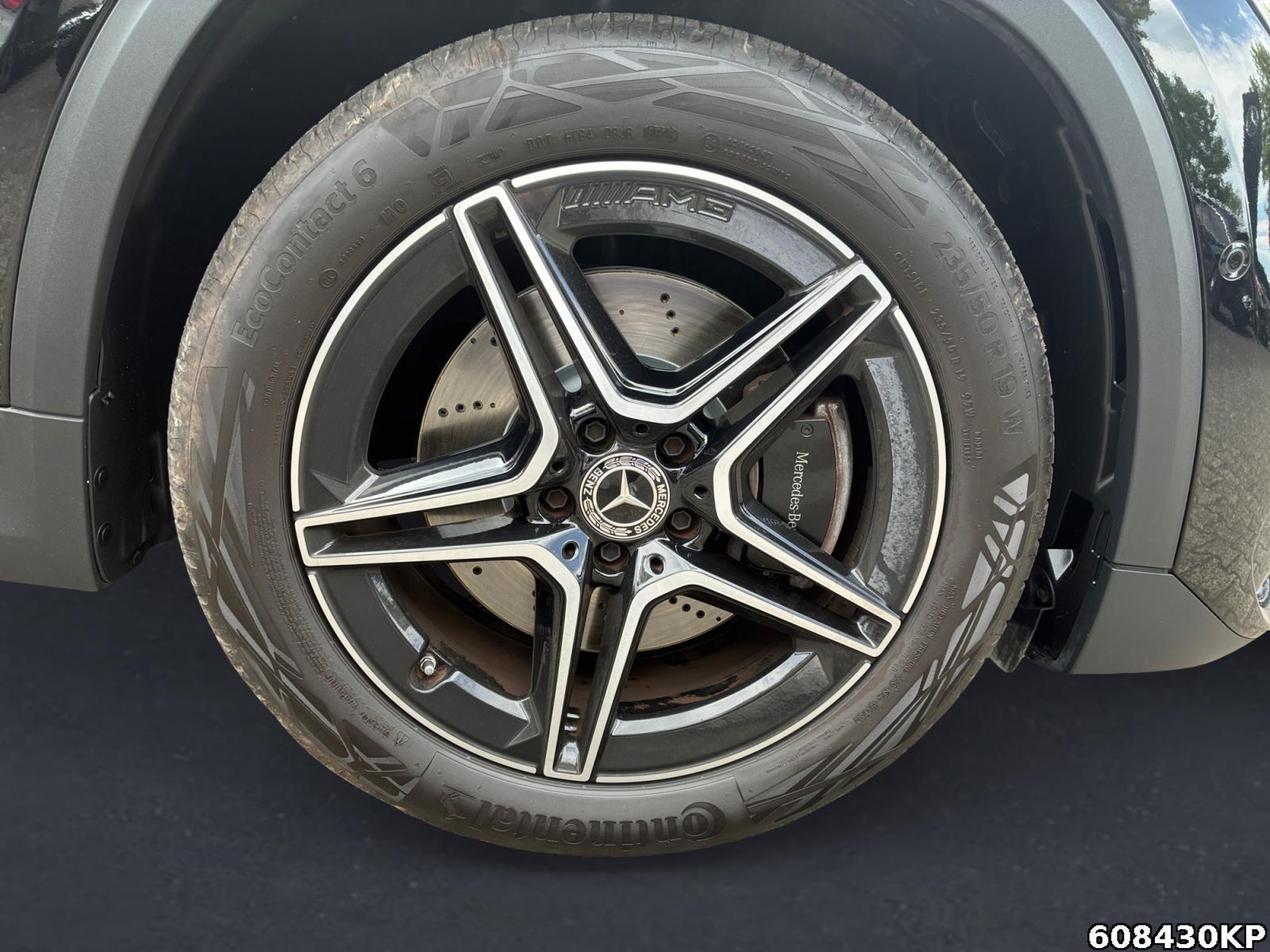 Fahrzeugabbildung Mercedes-Benz GLA 200 AMG AHK Distronic Multibeam 360° Head-up