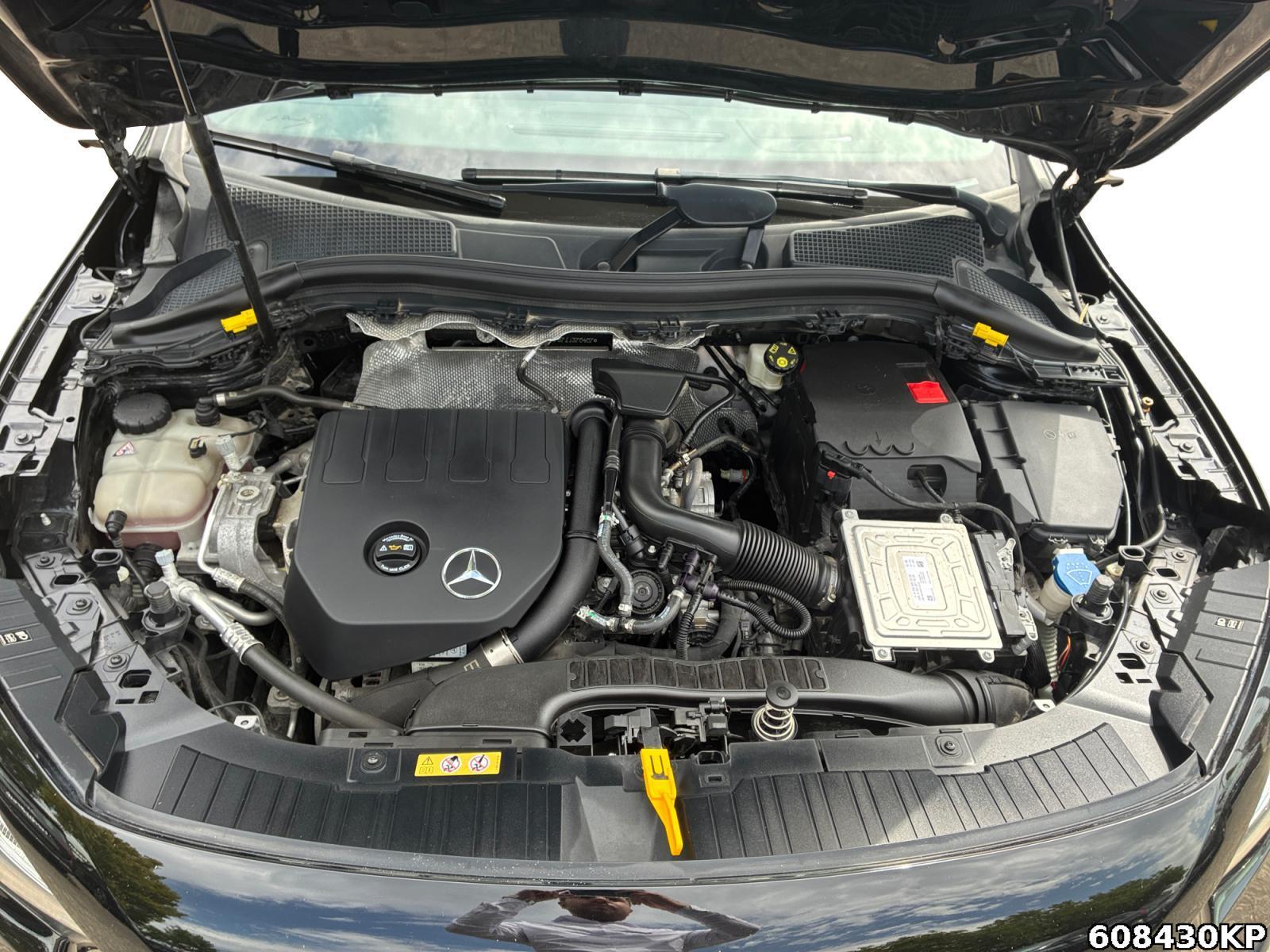 Fahrzeugabbildung Mercedes-Benz GLA 200 AMG AHK Distronic Multibeam 360° Head-up