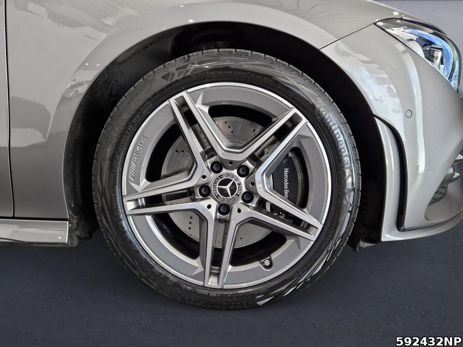 Fahrzeugabbildung Mercedes-Benz CLA 250 Shooting Brake AMG MULTIBEAM Memory AHK