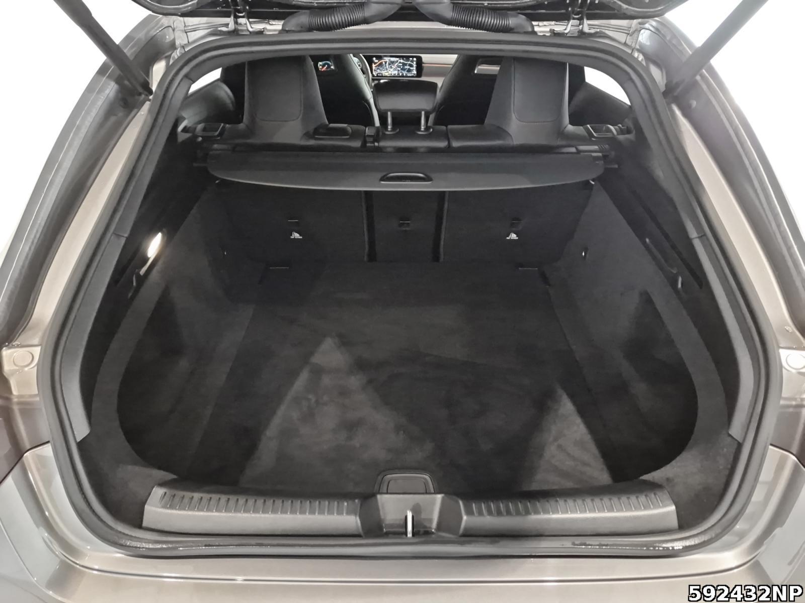 Fahrzeugabbildung Mercedes-Benz CLA 250 Shooting Brake AMG MULTIBEAM Memory AHK