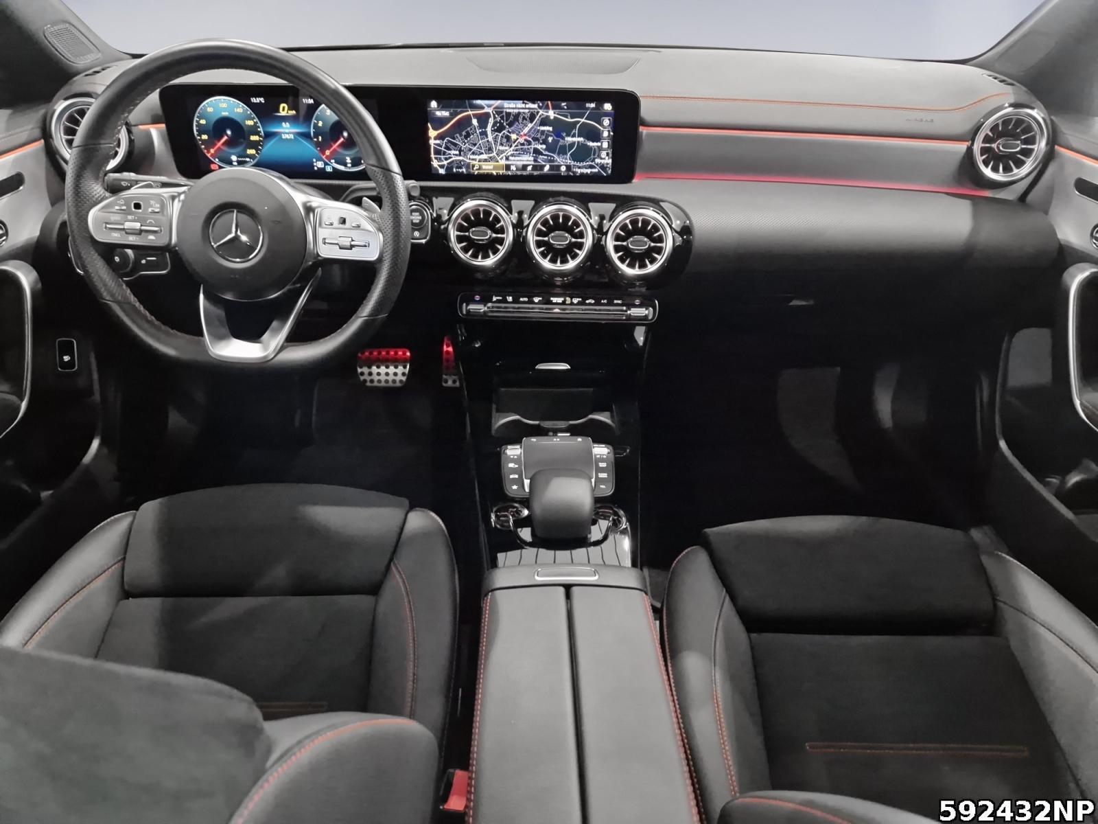 Fahrzeugabbildung Mercedes-Benz CLA 250 Shooting Brake AMG MULTIBEAM Memory AHK