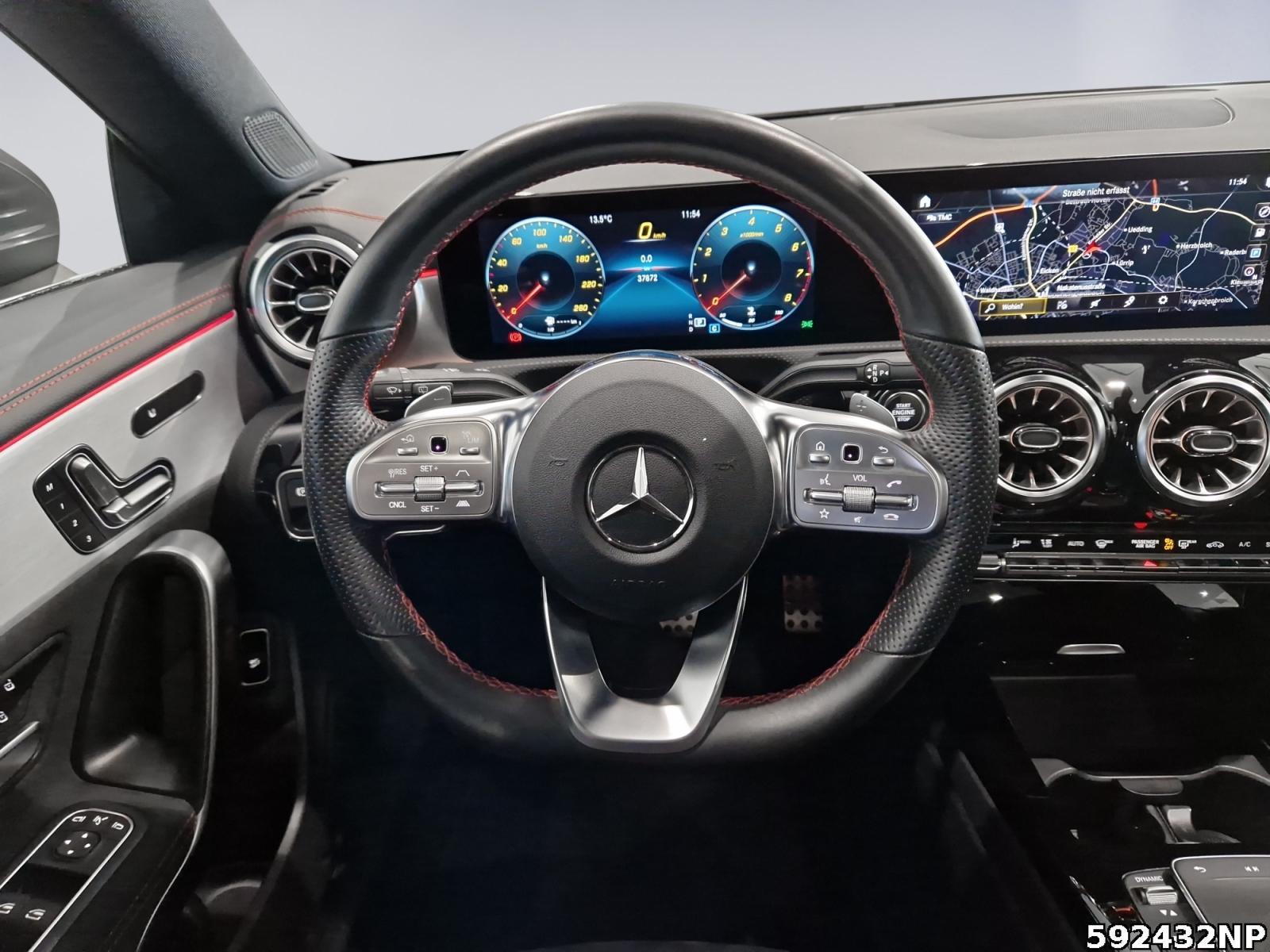Fahrzeugabbildung Mercedes-Benz CLA 250 Shooting Brake AMG MULTIBEAM Memory AHK