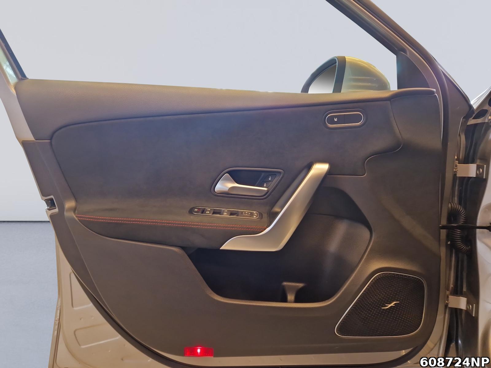 Fahrzeugabbildung Mercedes-Benz A 220 d AMG CarPlay Standh. Multibeam Kamera