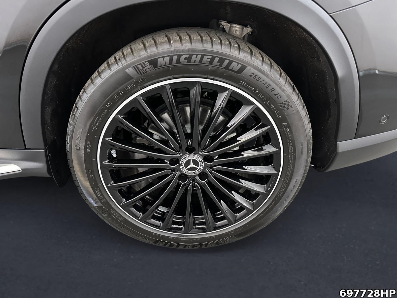 Fahrzeugabbildung Mercedes-Benz GLC 300 d 4M AMG Pano Burmester AHK Night 360°