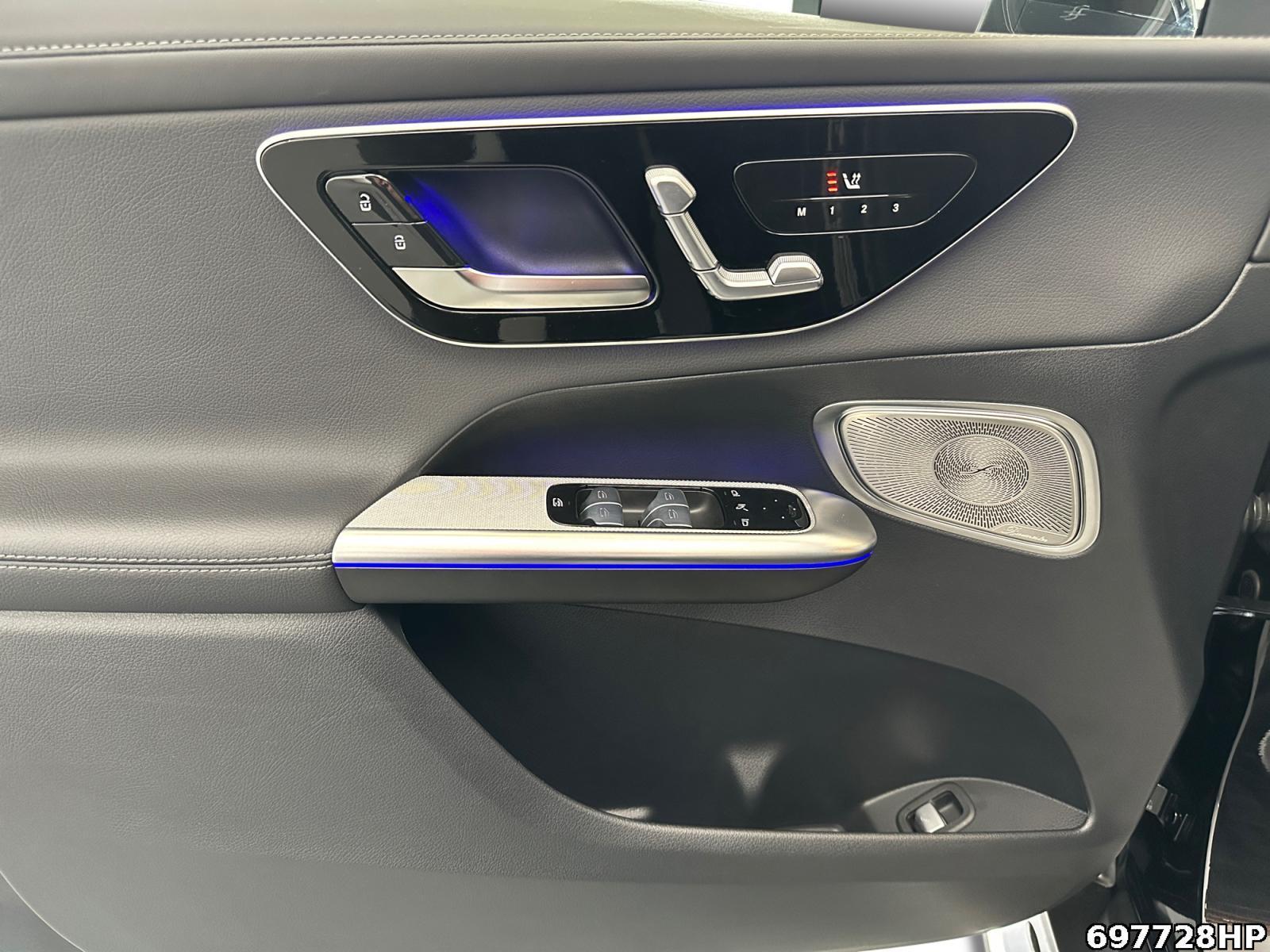 Fahrzeugabbildung Mercedes-Benz GLC 300 d 4M AMG Pano Burmester AHK Night 360°