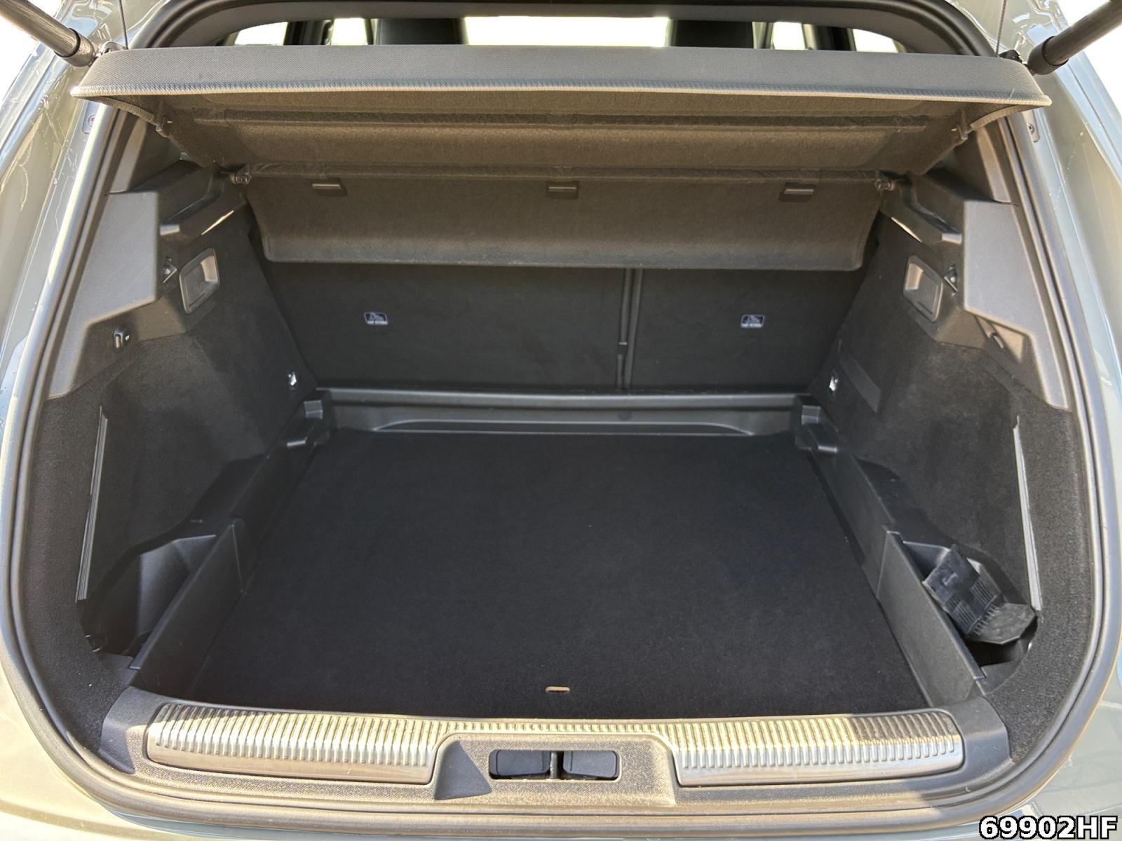 Fahrzeugabbildung DS Automobiles DS7 Crossback 1.5 BlueHDi 130 Rivoli (EU6d)