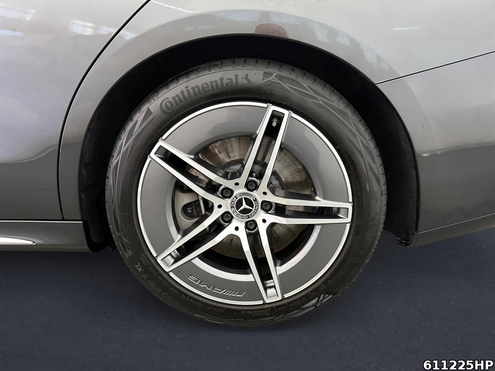 Fahrzeugabbildung Mercedes-Benz E 450 d T 4M AMG PanoAHKDistronic Digital Light