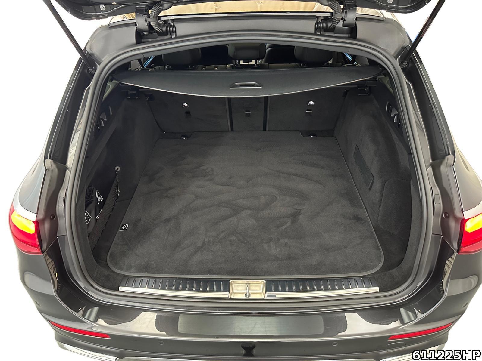 Fahrzeugabbildung Mercedes-Benz E 450 d T 4M AMG PanoAHKDistronic Digital Light