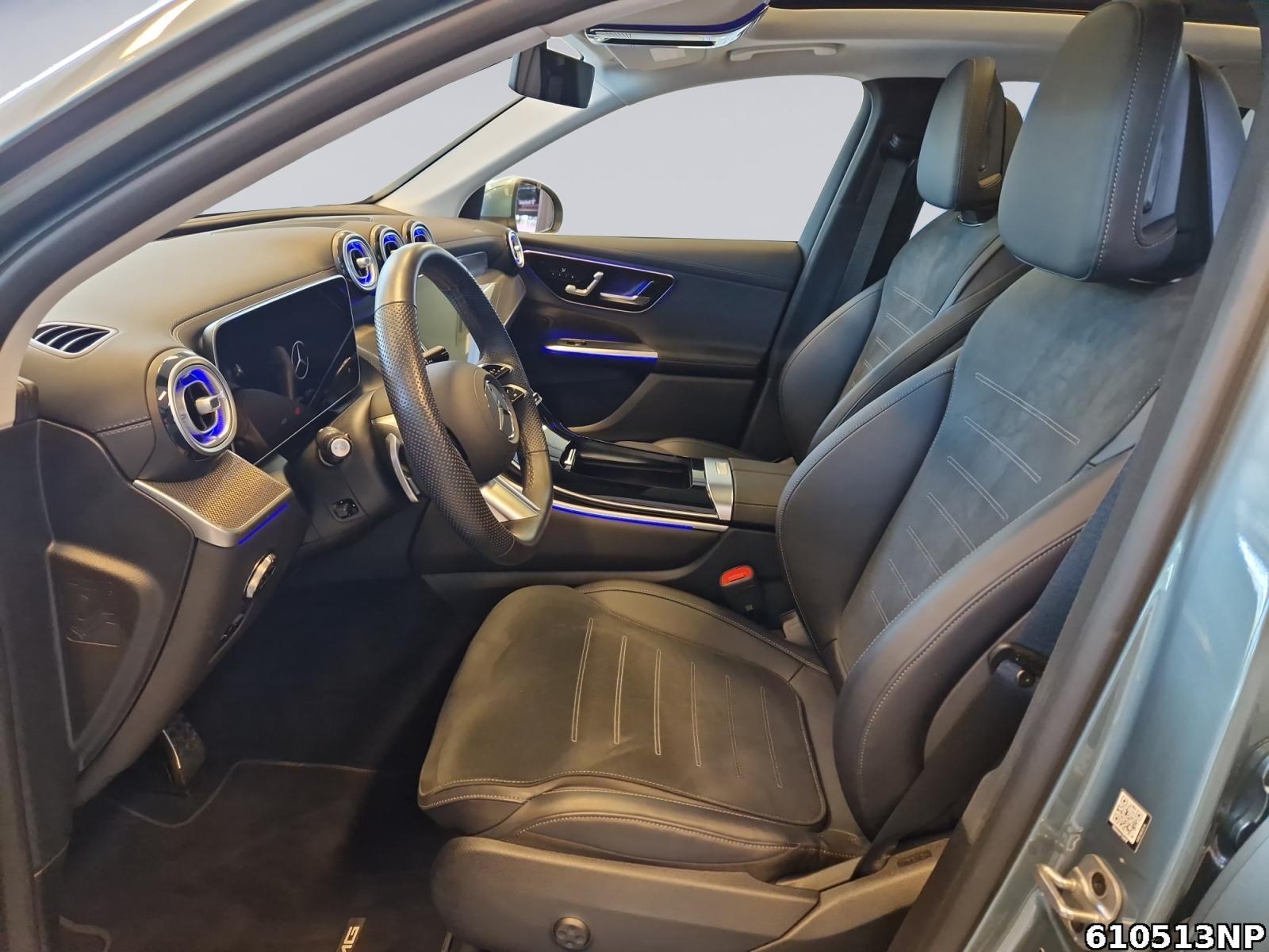 Fahrzeugabbildung Mercedes-Benz GLC 300 4M AMG AHK Pano Digital-Light Standhzg.