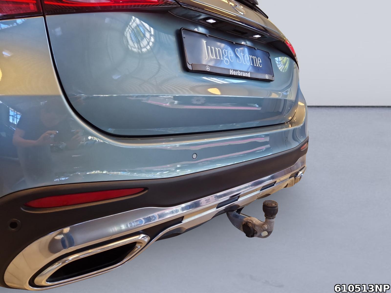 Fahrzeugabbildung Mercedes-Benz GLC 300 4M AMG AHK Pano Digital-Light Standhzg.