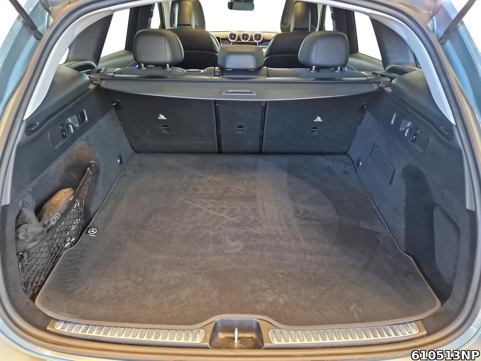 Fahrzeugabbildung Mercedes-Benz GLC 300 4M AMG AHK Pano Digital-Light Standhzg.