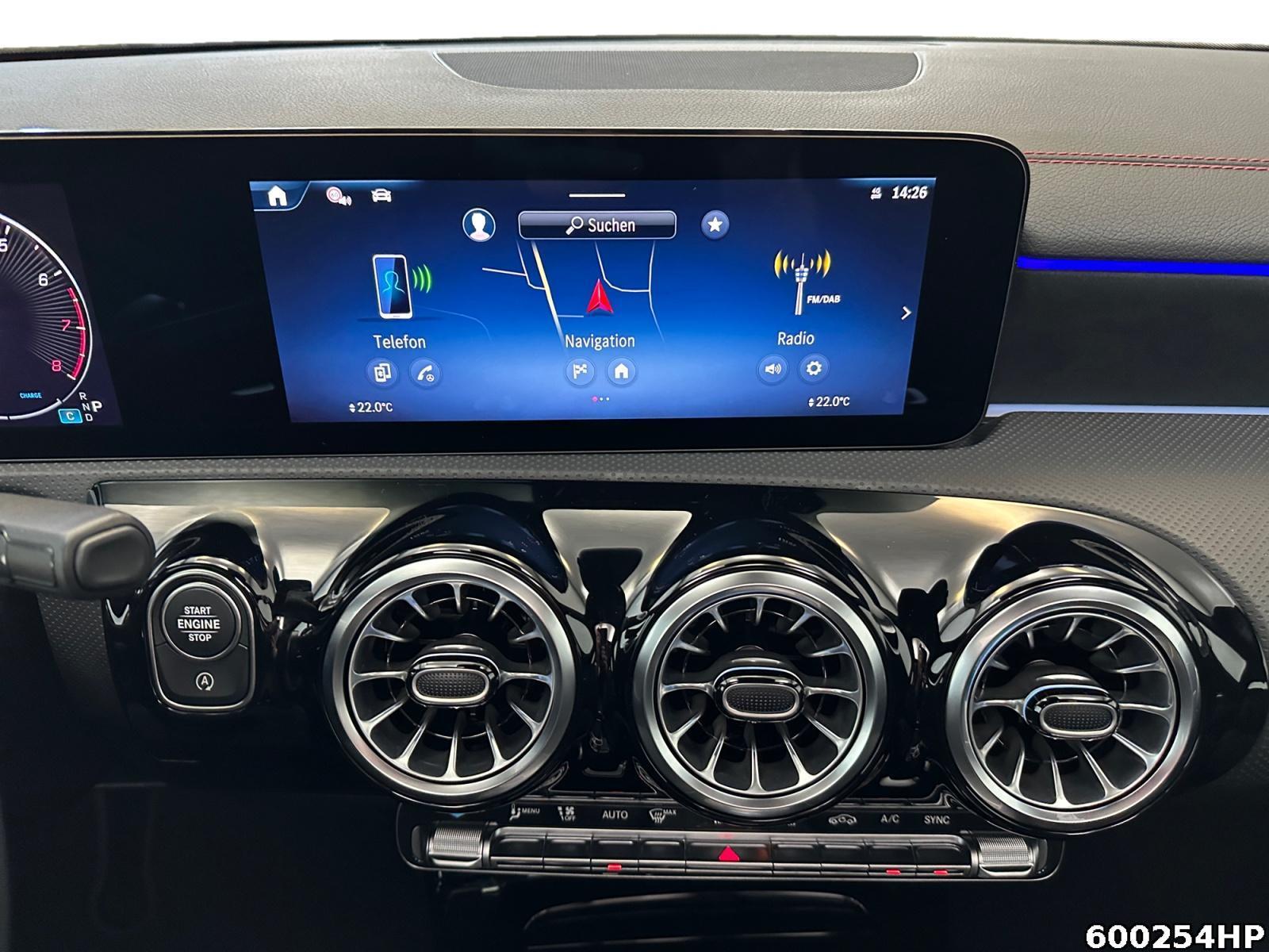 Fahrzeugabbildung Mercedes-Benz CLA 180 Coupé AMG Pano Distronic CarPlay Totw.