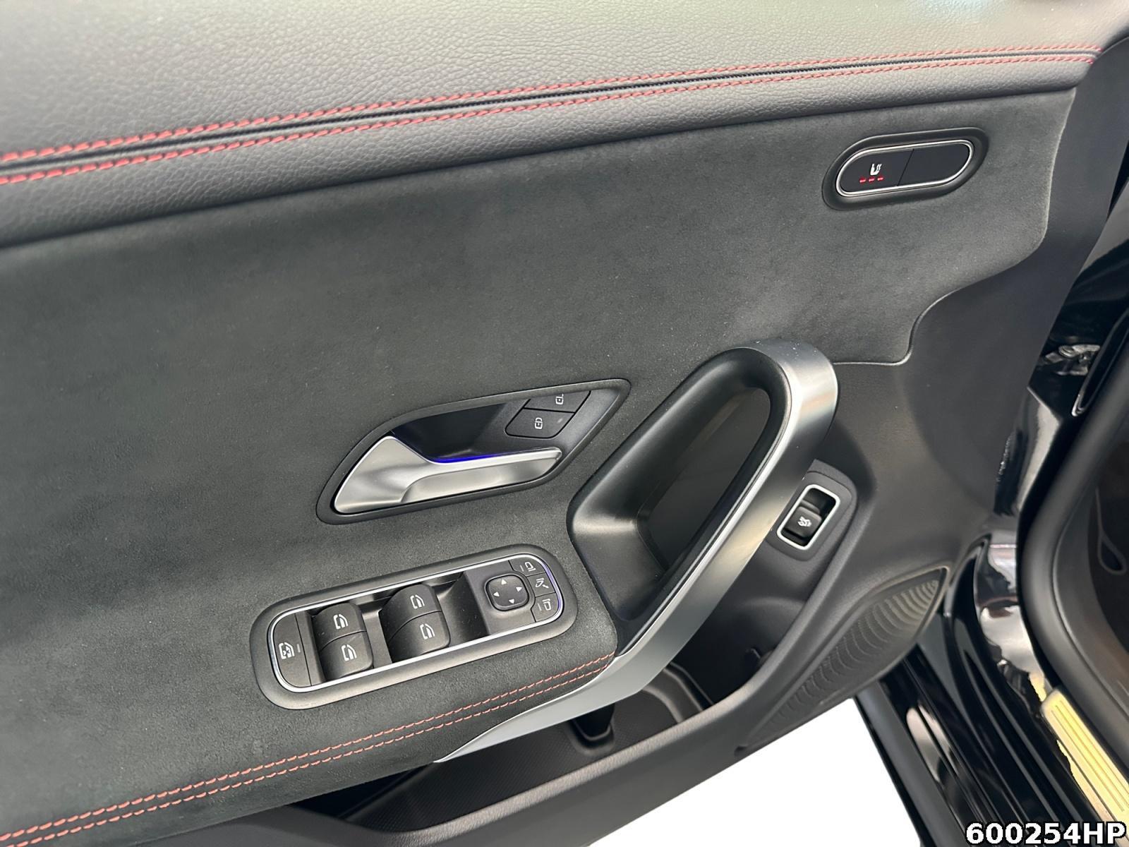 Fahrzeugabbildung Mercedes-Benz CLA 180 Coupé AMG Pano Distronic CarPlay Totw.