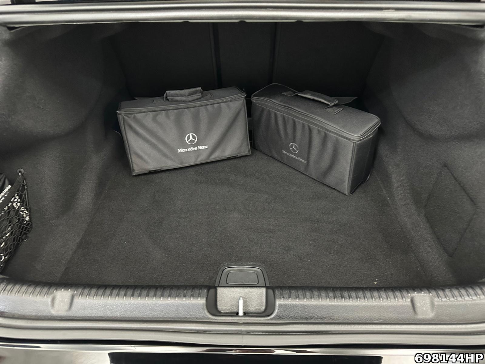 Fahrzeugabbildung Mercedes-Benz EQE Electric Art DigitalLight AIRMATIC AHK