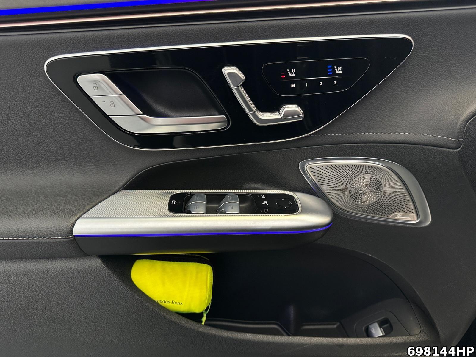 Fahrzeugabbildung Mercedes-Benz EQE Electric Art DigitalLight AIRMATIC AHK