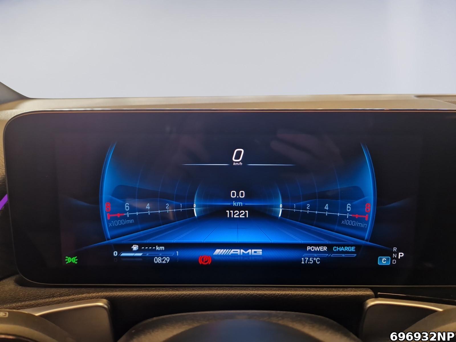 Fahrzeugabbildung Mercedes-Benz GLB 35 AMG 4M Keyless-Go AHK Distronic Augmented